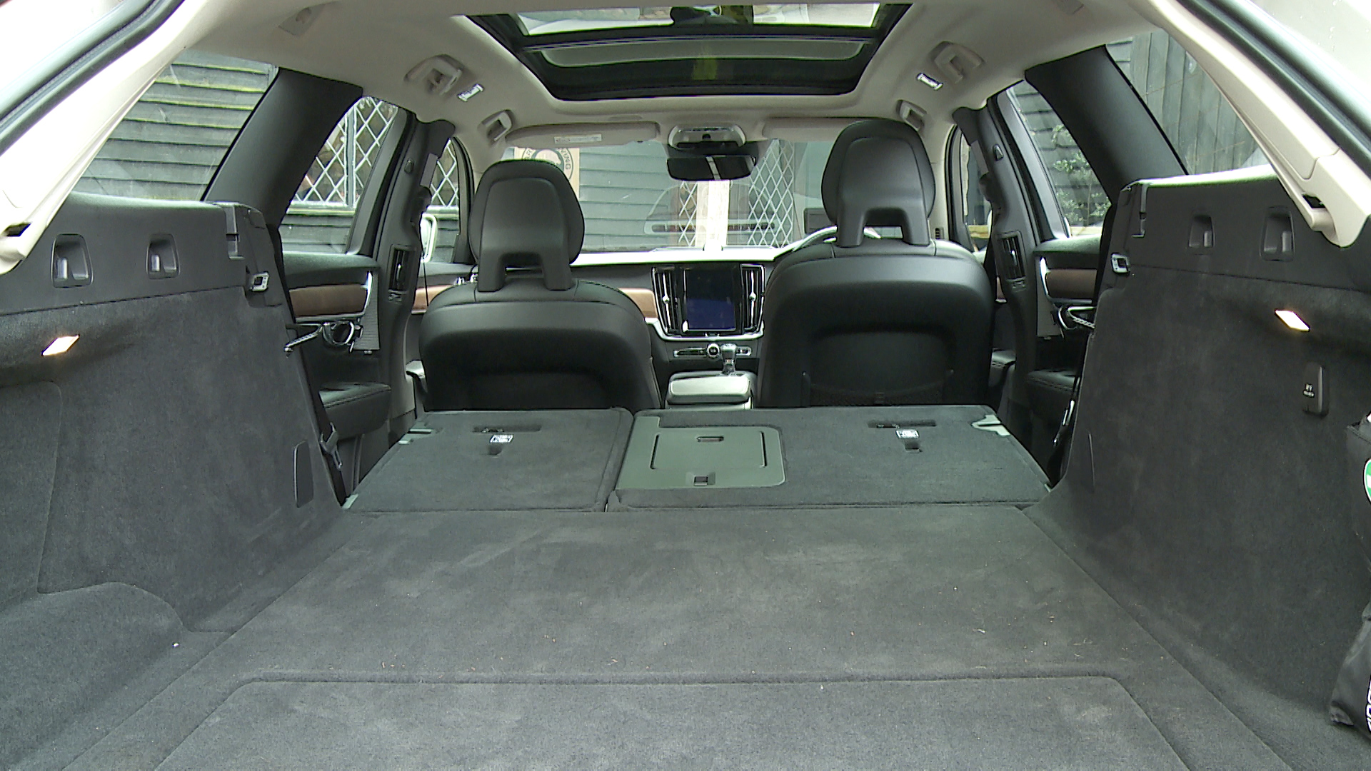2.0 T6 [350] RC PHEV Plus Dark 5dr AWD Auto